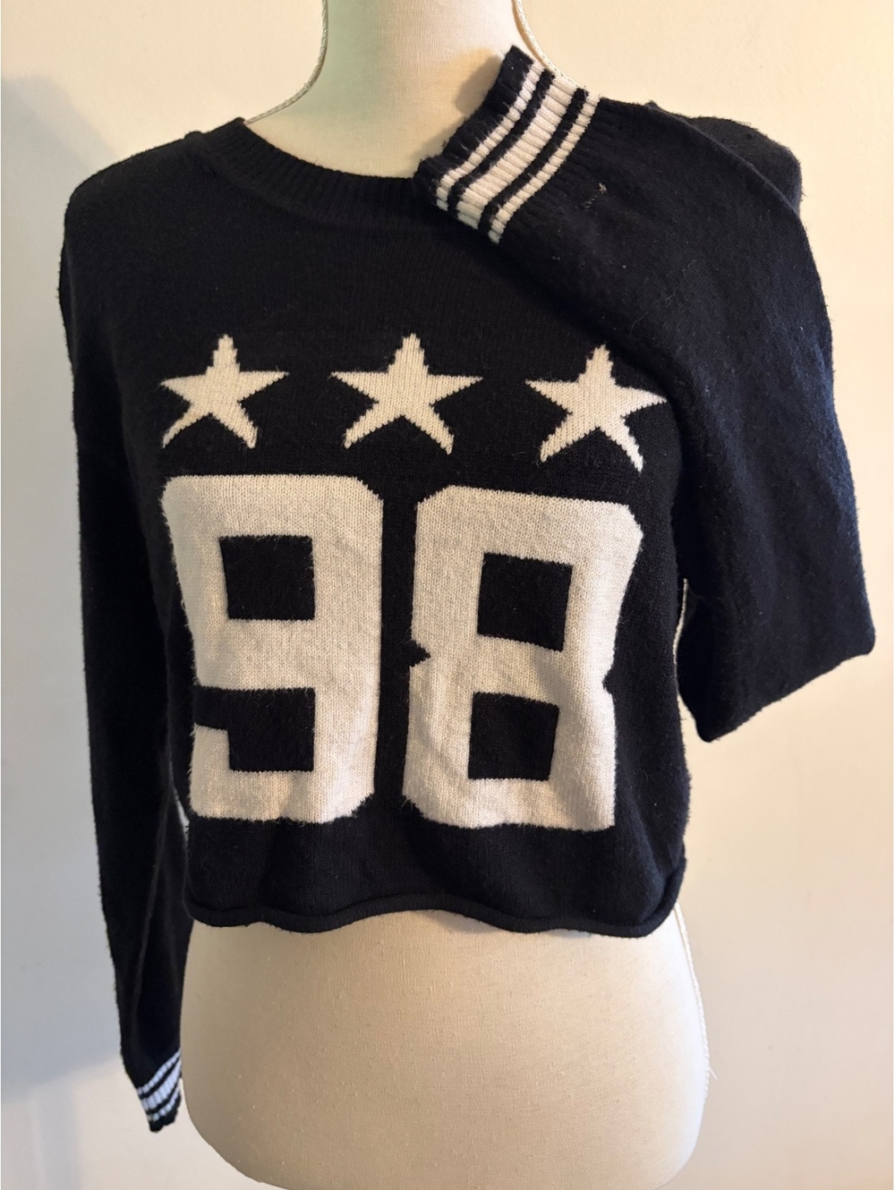 No Boundaries Women's Black and White Cropped Shrug Sweater,
